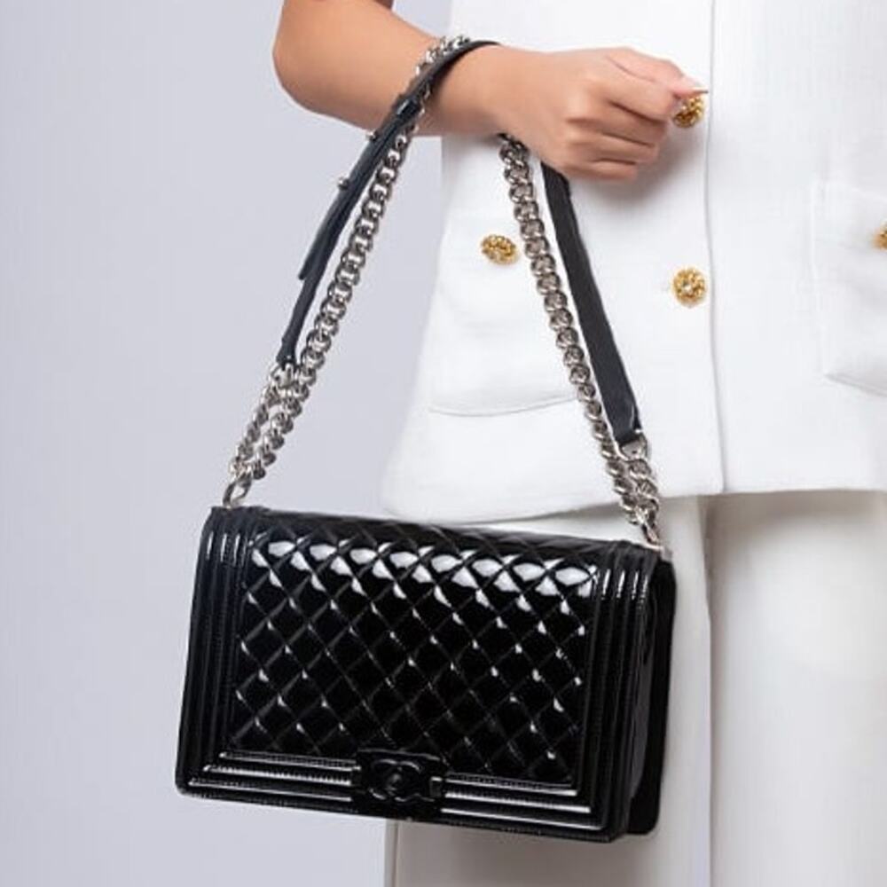 💎✨BEAUTIFUL✨💎 Authentic Chanel Boy 25 Chain Shoulder Bag